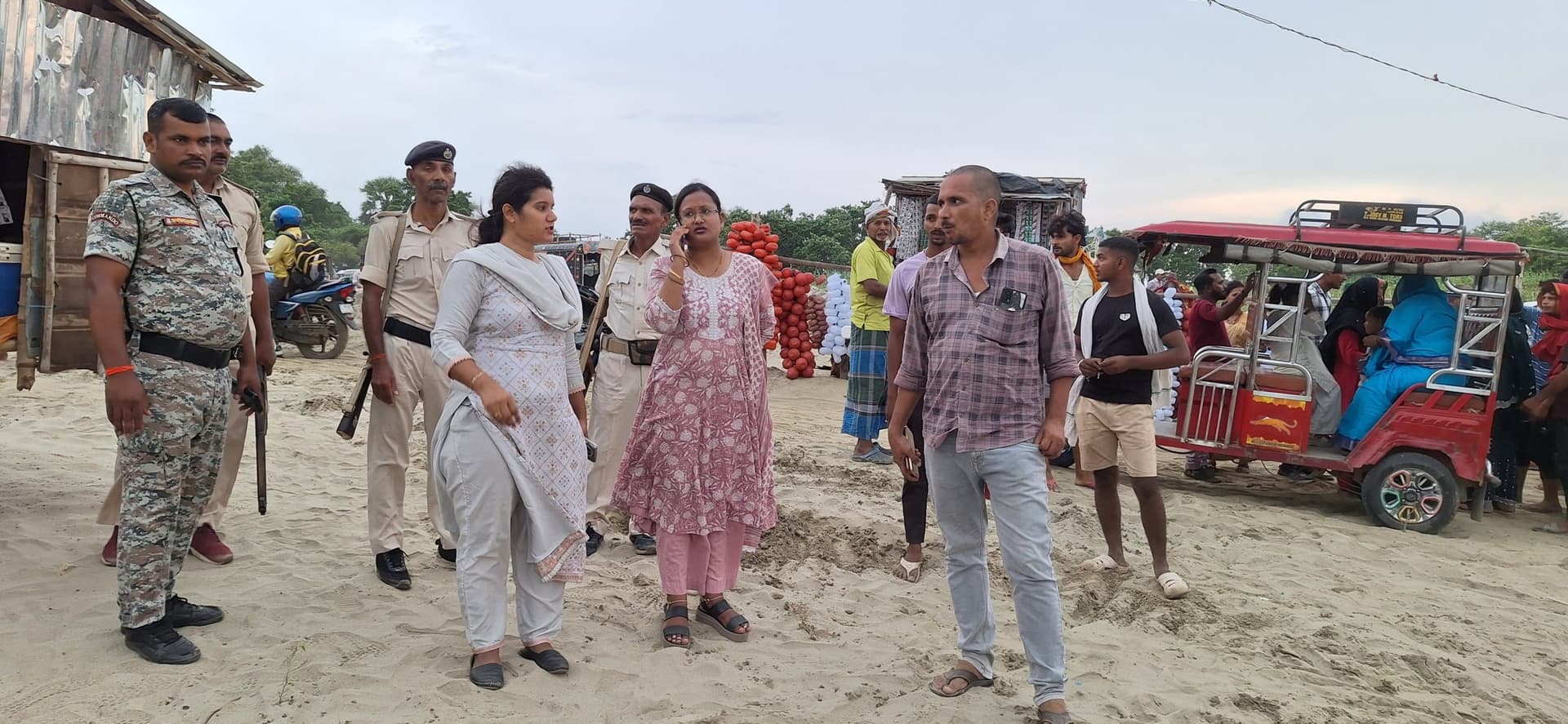 एसडीओ ने लिया अगुवानी गंगा घाट का जायजा