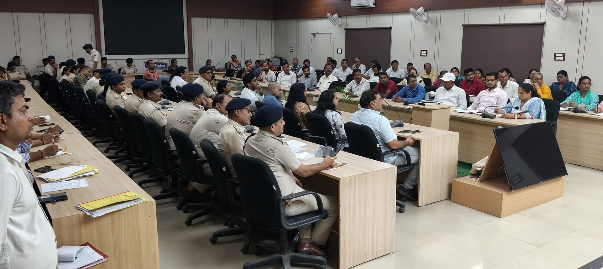 जिले के 13 केंद्रों पर होगी सिपाही भर्ती परीक्षा, तैयारी को लेकर की गयी समीक्षा