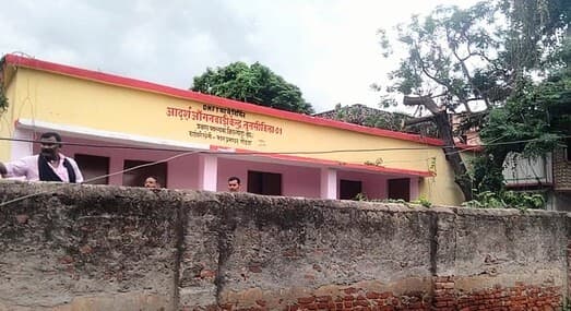 बालिका उच्च विद्यालय के पास 440 वोल्ट का तार गिरा, बाल-बाल बचे बच्चे