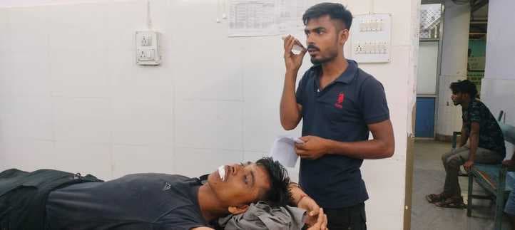 गोड्डा में दो बाइक सवार युवकों से 1.53 लाख की लूट, मारपीट कर बहियार में छोड़ा