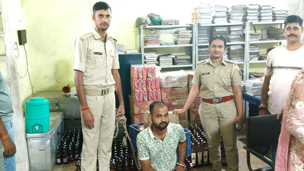 शहर में शराब की होम डिलिवरी करने वाला धंधेबाज गिरफ्तार