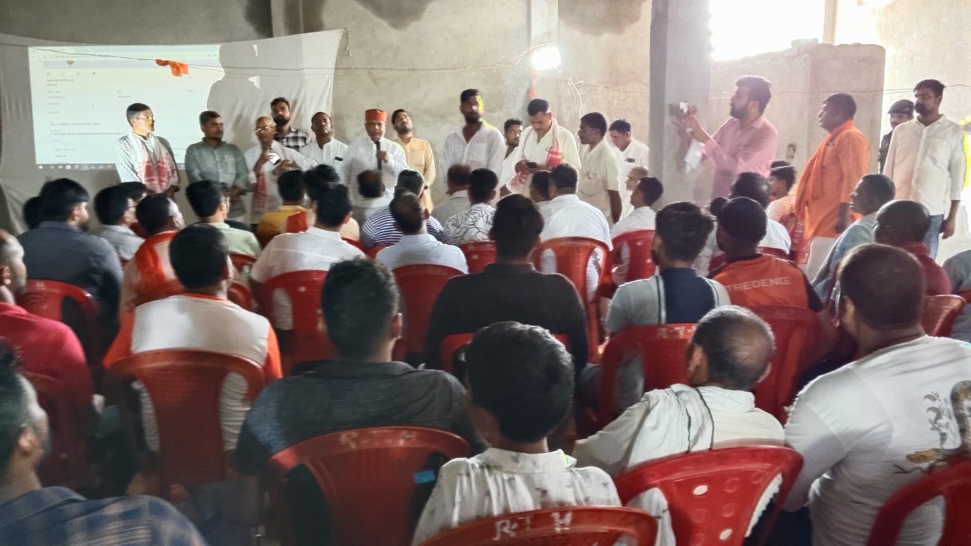 बड़हरा का विधायक सेवा करने के लिए बना हूं, लूटने के लिए नहीं : राघवेंद्र