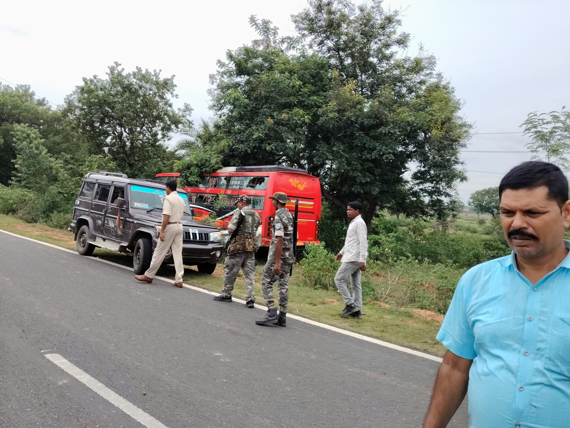देवीपुर : बस व स्कॉर्पियो में टक्कर, बाल-बाल बचे सवार