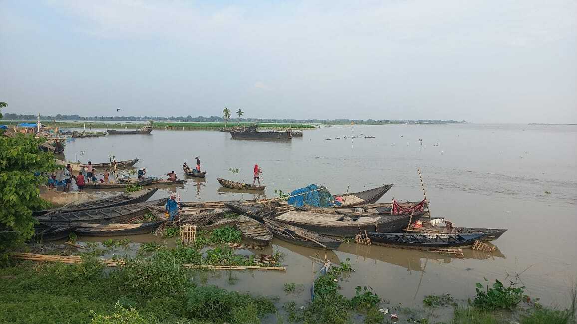 गंगा नदी में उफान से लोगों की बढ़ी परेशानी