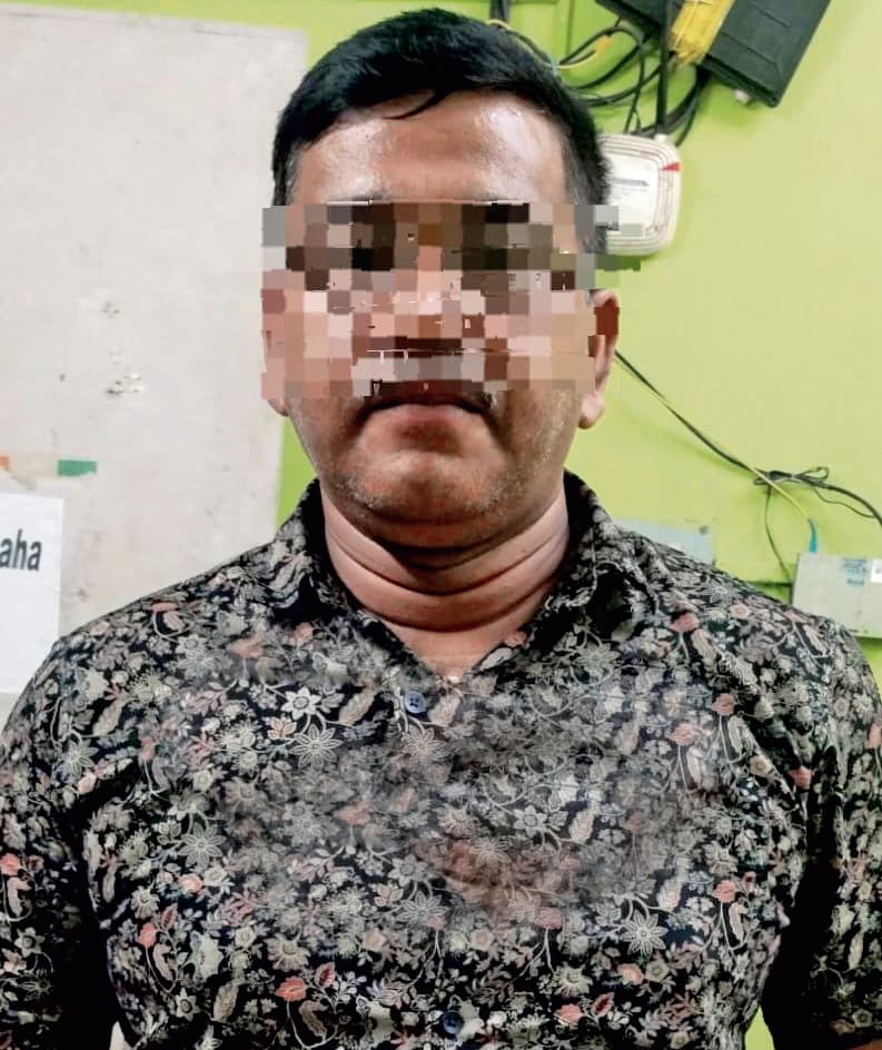 एयरपोर्ट पर नौकरी दिलाने का झांसा देकर लोगों से करता था ठगी, अरेस्ट