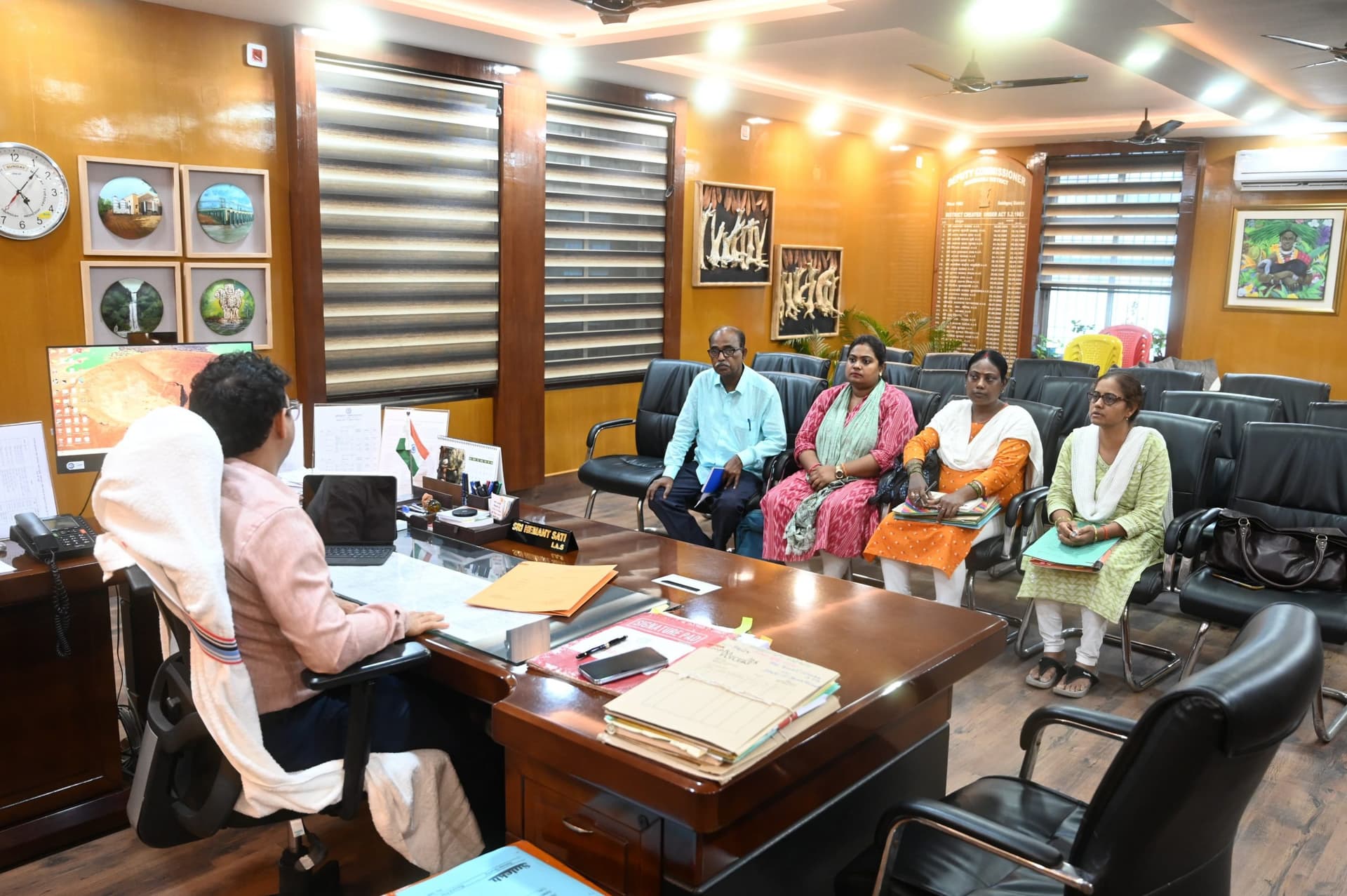 बच्चों के सर्वांगीण विकास की योजनाओं में लापरवाही न बरती जाए : डीसी बच्चों के सर्वांगीण विकास की योजनाओं में लापरवाही न बरती जाए : डीसी