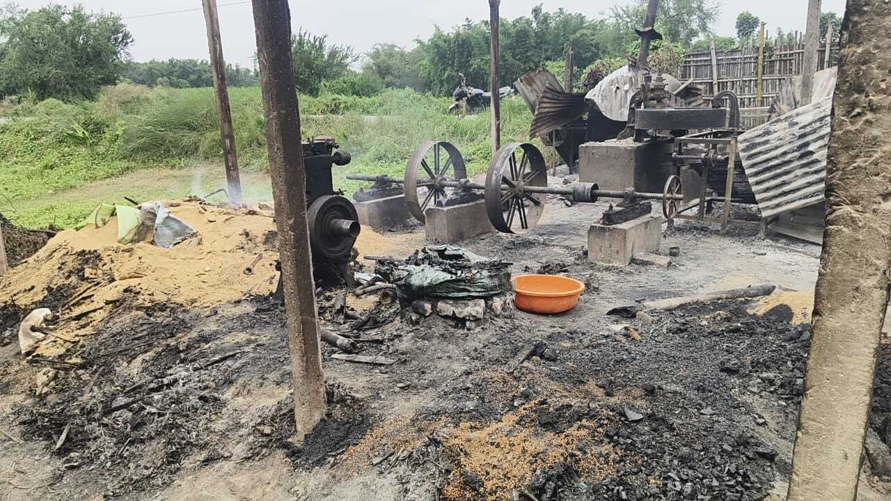 आगजनी की घटना में चुड़ा मिल जलकर राख