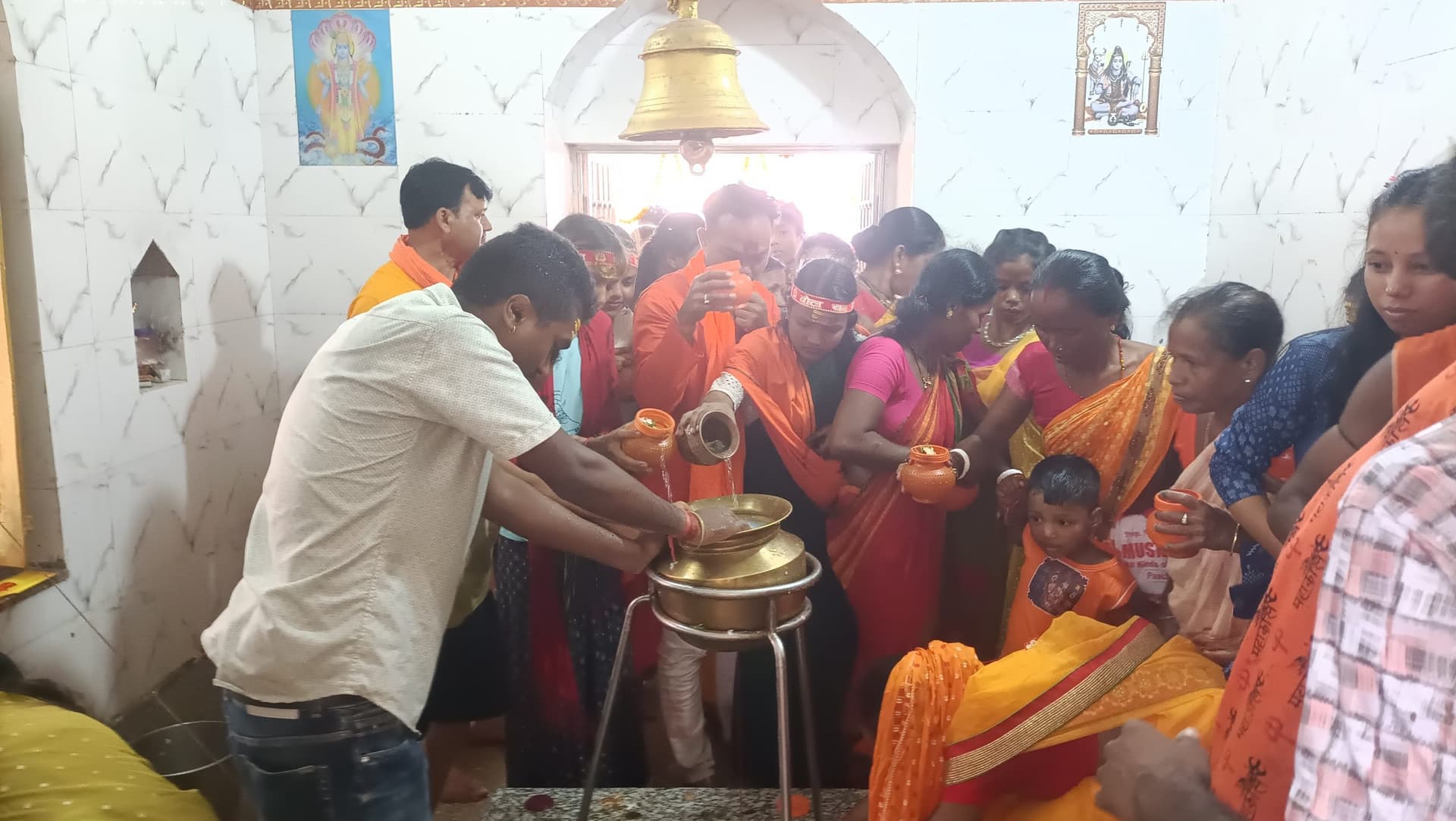 तीसरी सोमवारी को भूतनाथ मंदिर में उमड़ा आस्था का सैलाब