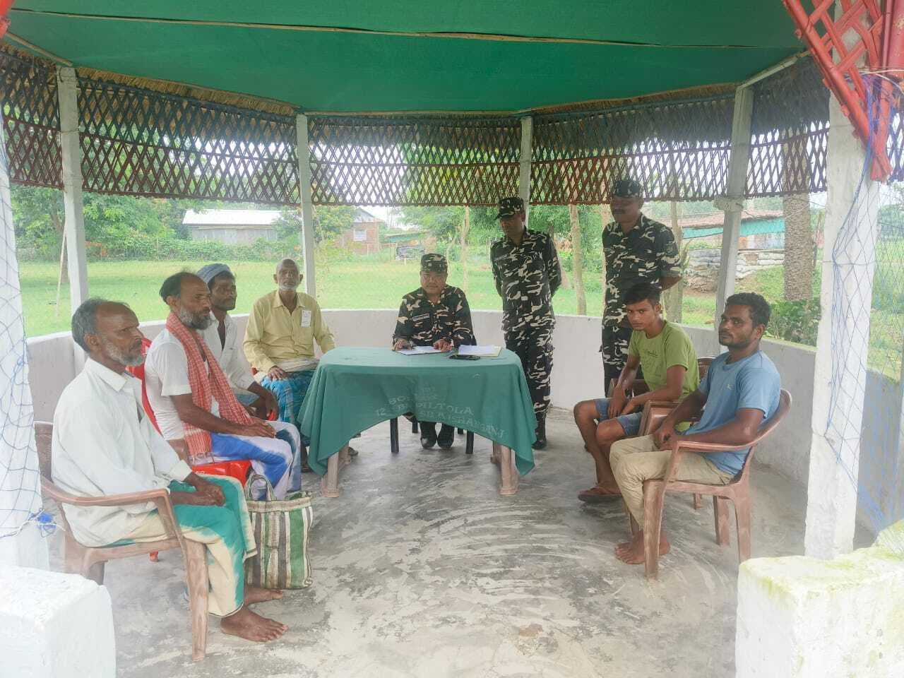 एसएसबी ने ग्रामीणों के साथ किया पौधरोपण, पर्यावरण सरंक्षण का दिया संदेश