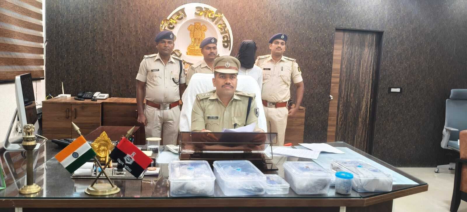 महिला की मौत मामले में एक आरोपित गिरफ्तार