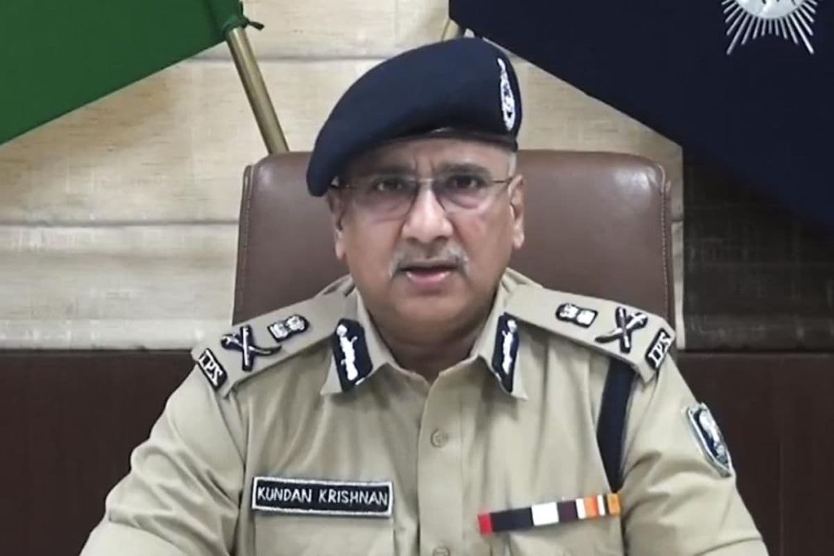 1300 कुख्यात अपराधियों की संपत्ति जब्त करेगी बिहार पुलिस, अदालत के आदेश पर शुरू हुई कार्रवाई 1300 कुख्यात अपराधियों की संपत्ति जब्त करेगी बिहार पुलिस, अदालत के आदेश पर शुरू हुई कार्रवाई