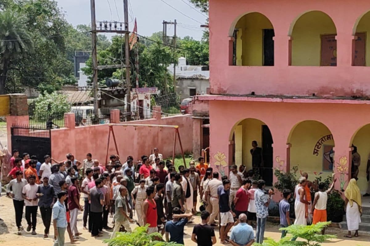 सुबह-सुबह बिहार के सरकारी स्कूल में मिली 8वीं के छात्र की लाश, इलाके में फैली सनसनी