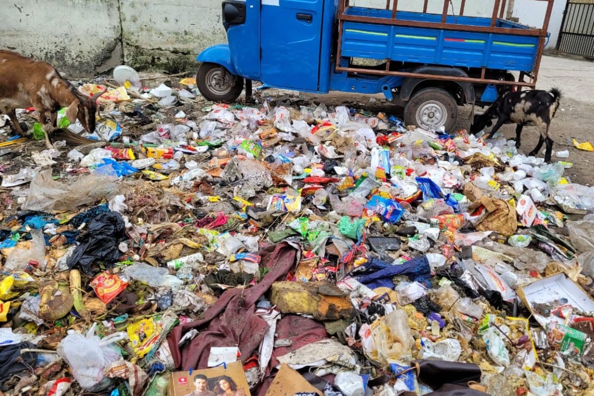 रांची में फैली रहेगी गंदगी! आज से नहीं उठेगा कचरा, ट्रैक्टर संचालक हड़ताल पर