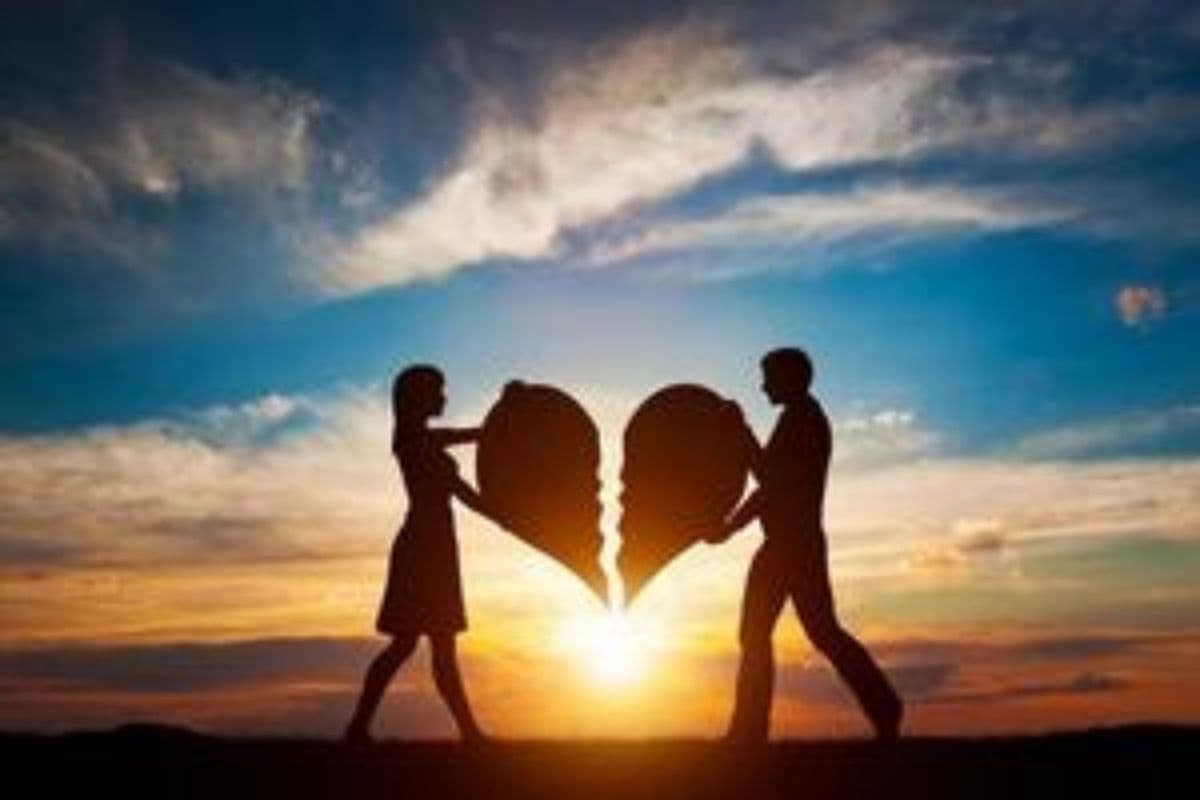 After Breakup Care Tips: प्यार को भूलाना नहीं हो रहा है आसान, तब खुद को संभालना सीखें ऐसे