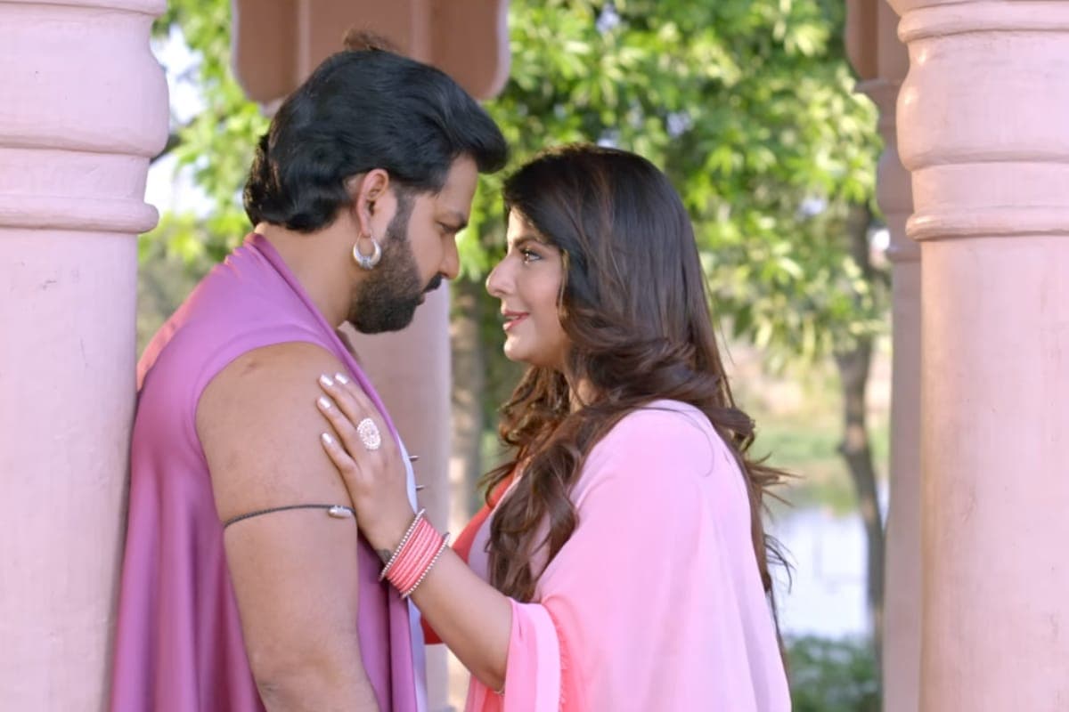 Bhojpuri Song: तीज के रंग में रंगा पवन सिंह का ‘सेनुर रंग’, इंस्टाग्राम से लेकर यूट्यूब तक दर्शकों के बीच मचा रहा धमाल
