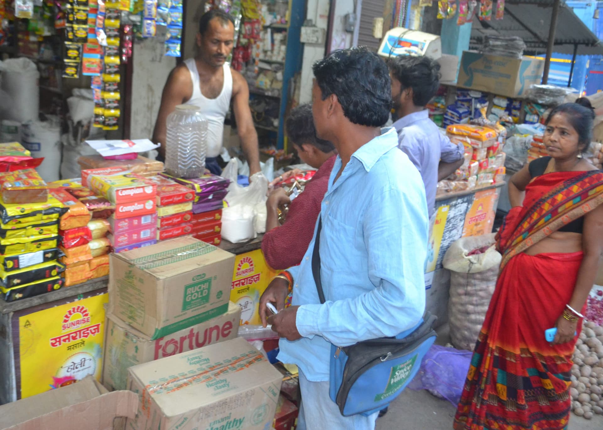 महंगाई ने बिगाड़ा किचन का बजट, जायका भी हुआ खराब