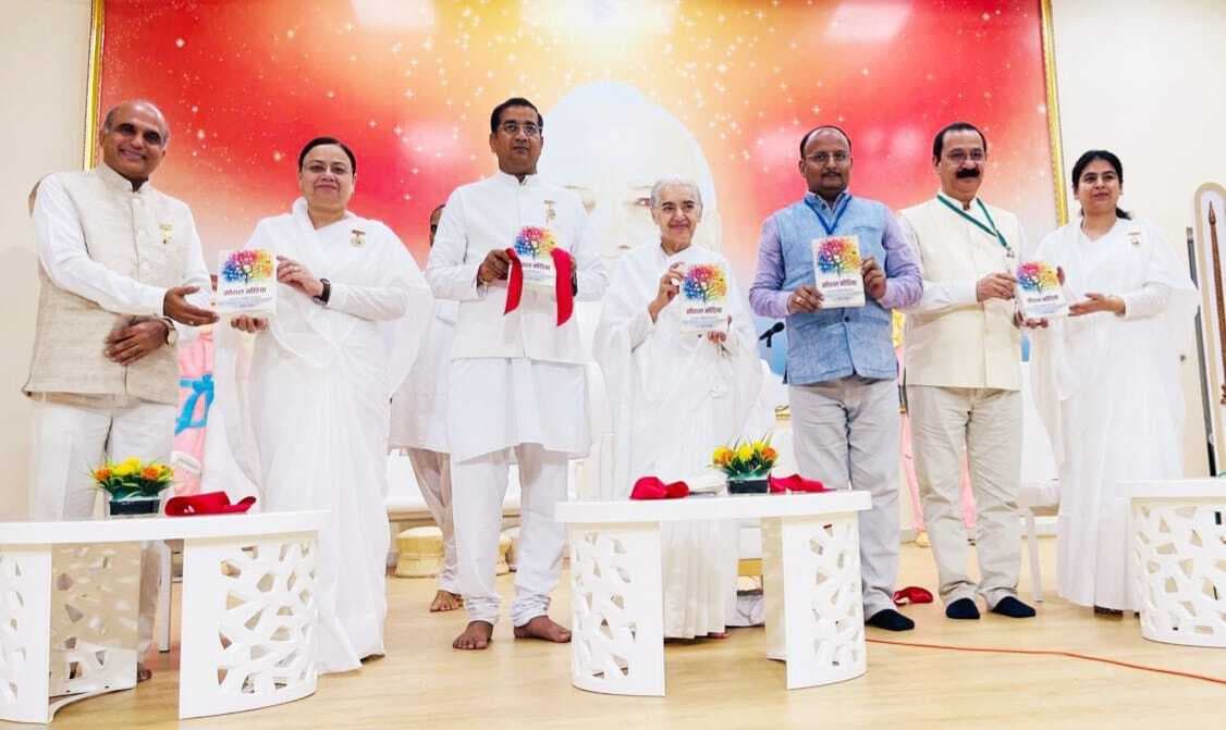 आईआईएमसी जम्मू के प्राध्यापक डाॅ विनीत उत्पल की पुस्तक ””सोशल मीडिया”” का लोकार्पण