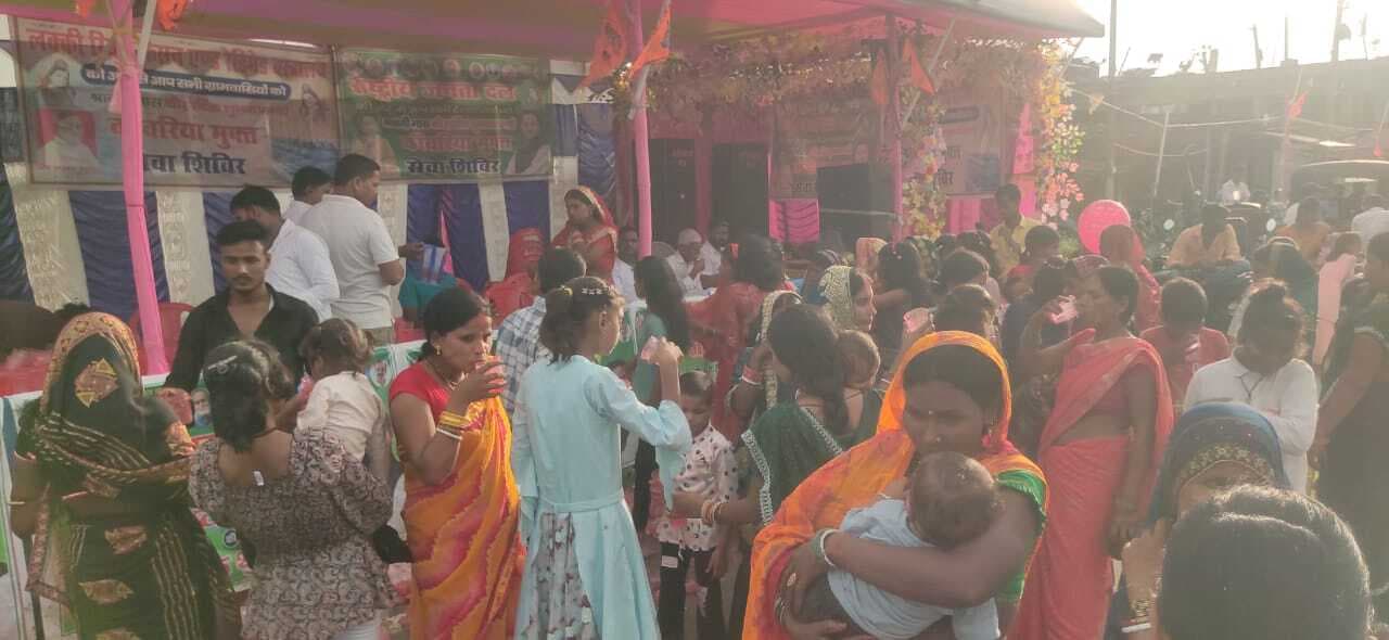 राजद नेता ने कांवरियों की सेवा