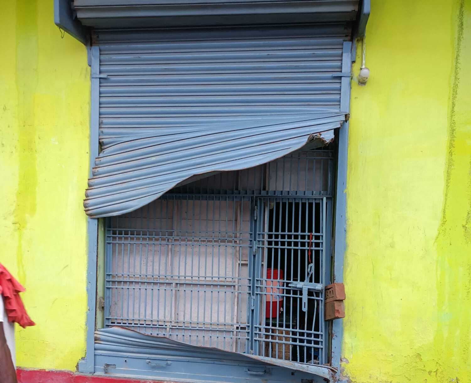 चौथम बाजार में शटर काटकर ज्वेलरी दुकान में लाखों की चोरी, सीसीटीवी के सेटअप बॉक्स भी उठा ले गये चोर