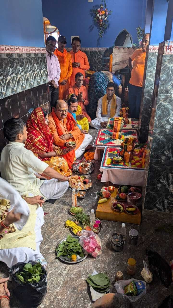 नवग्रह मंदिर के लिए निकाली गयी भव्य कलश यात्रा