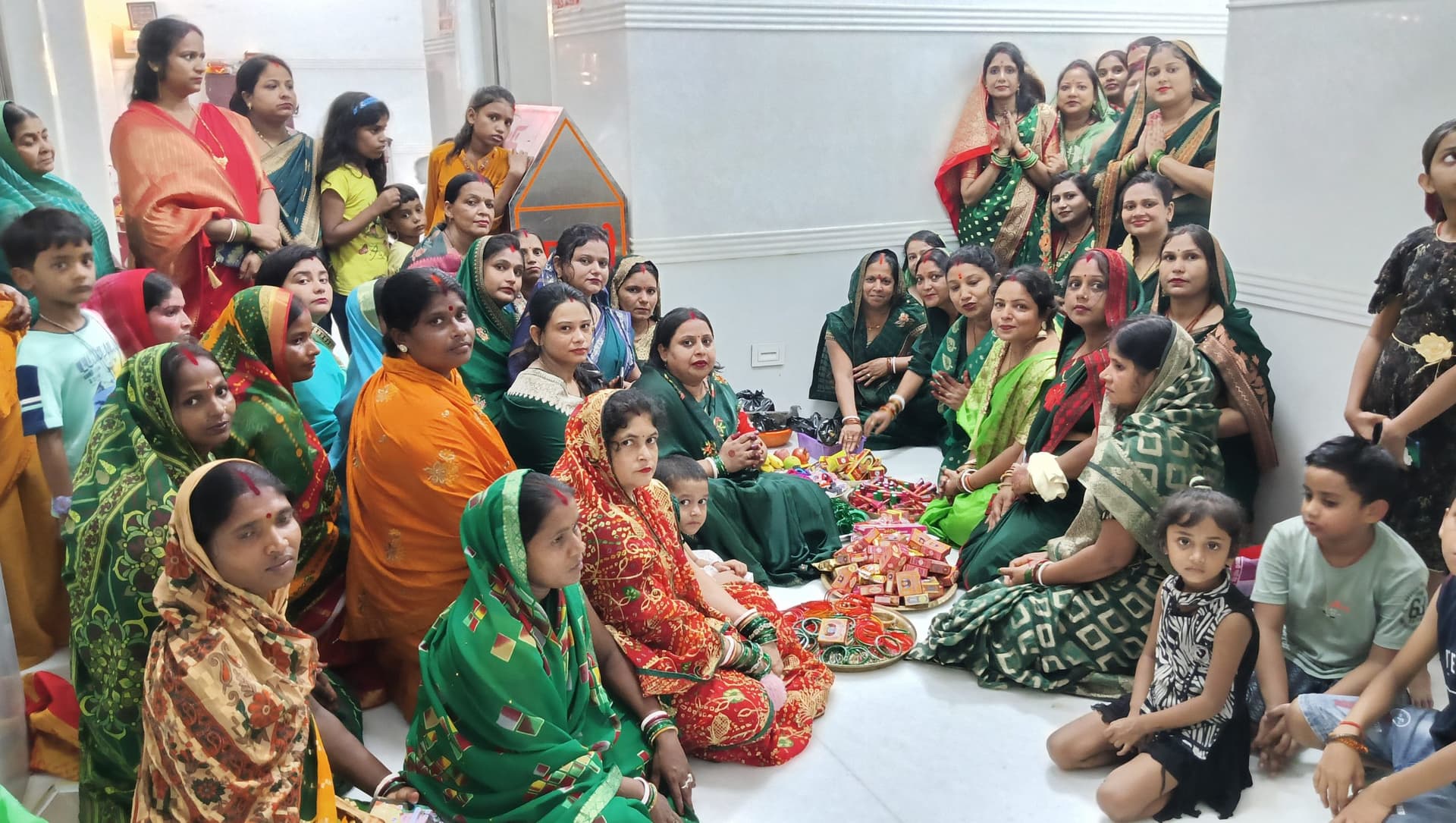 श्रीविष्णु मंदिर में महिलाओं ने धूमधाम से मनाया सावन महोत्सव