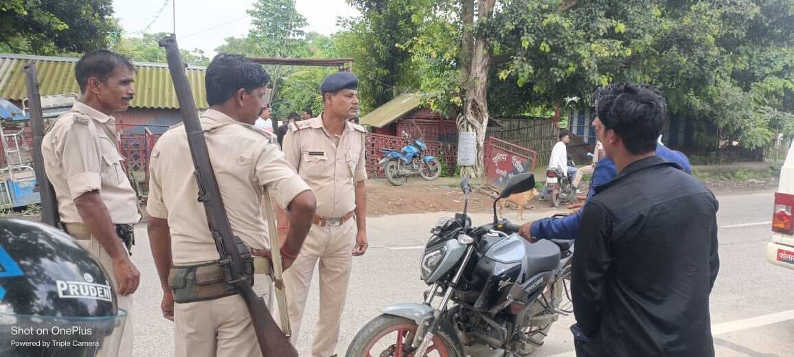 पुलिस ने चलाया वाहन चेकिंग अभियान