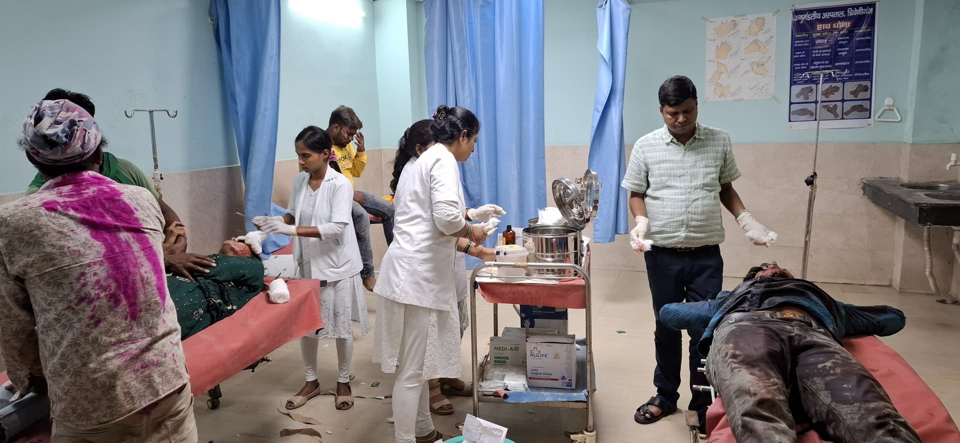 एक घंटे के भीतर दो सड़क हादसे में घायल घायल, आठ रेफर