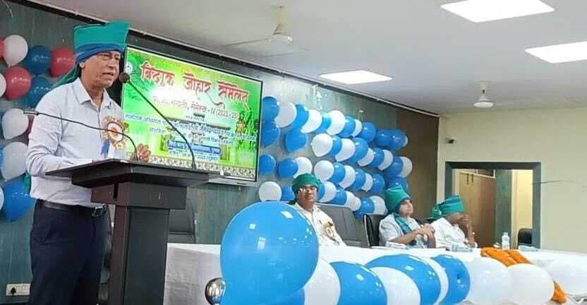 चतुर्थ सेमेस्टर के छात्र-छात्राओं को दी गयी विदाई