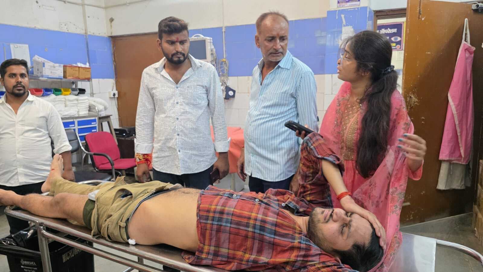 दो बाइकों की आमने-सामने की टक्कर में दो लोग घायल