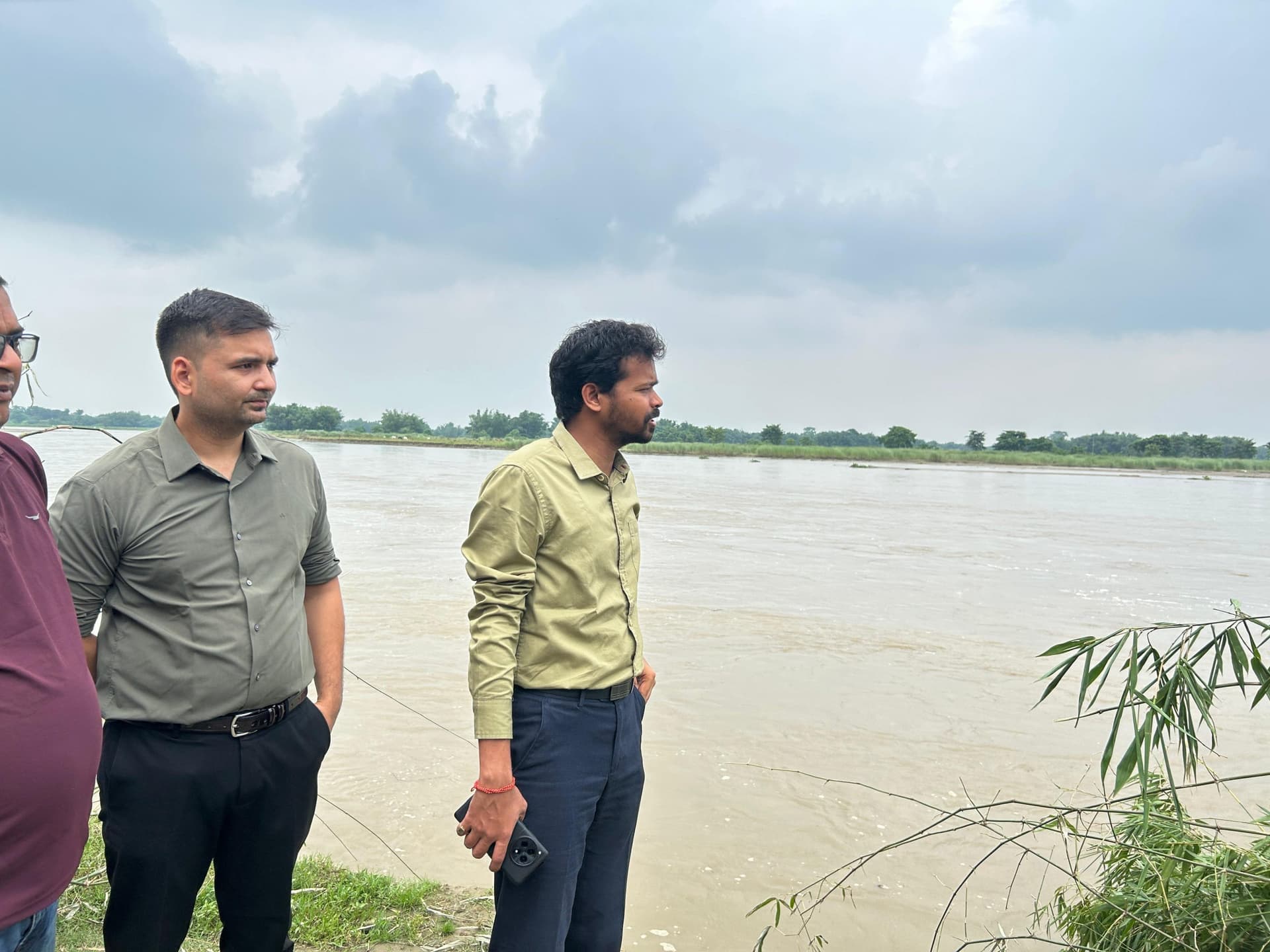 पथरगट्टी पंचायत में कटाव प्रभावित क्षेत्रों का डीएम ने लिया जायजा, बाढ़ नियंत्रण विभाग को त्वरित कार्यवाही के निर्देश
