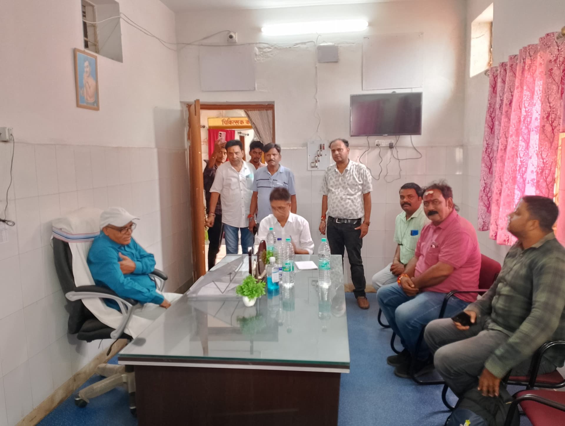 सारवां : ग्रामीण क्षेत्रों में स्वास्थ्य सुविधाओं की उपलब्धता सुनिश्चित करें : डॉ सीके शाही