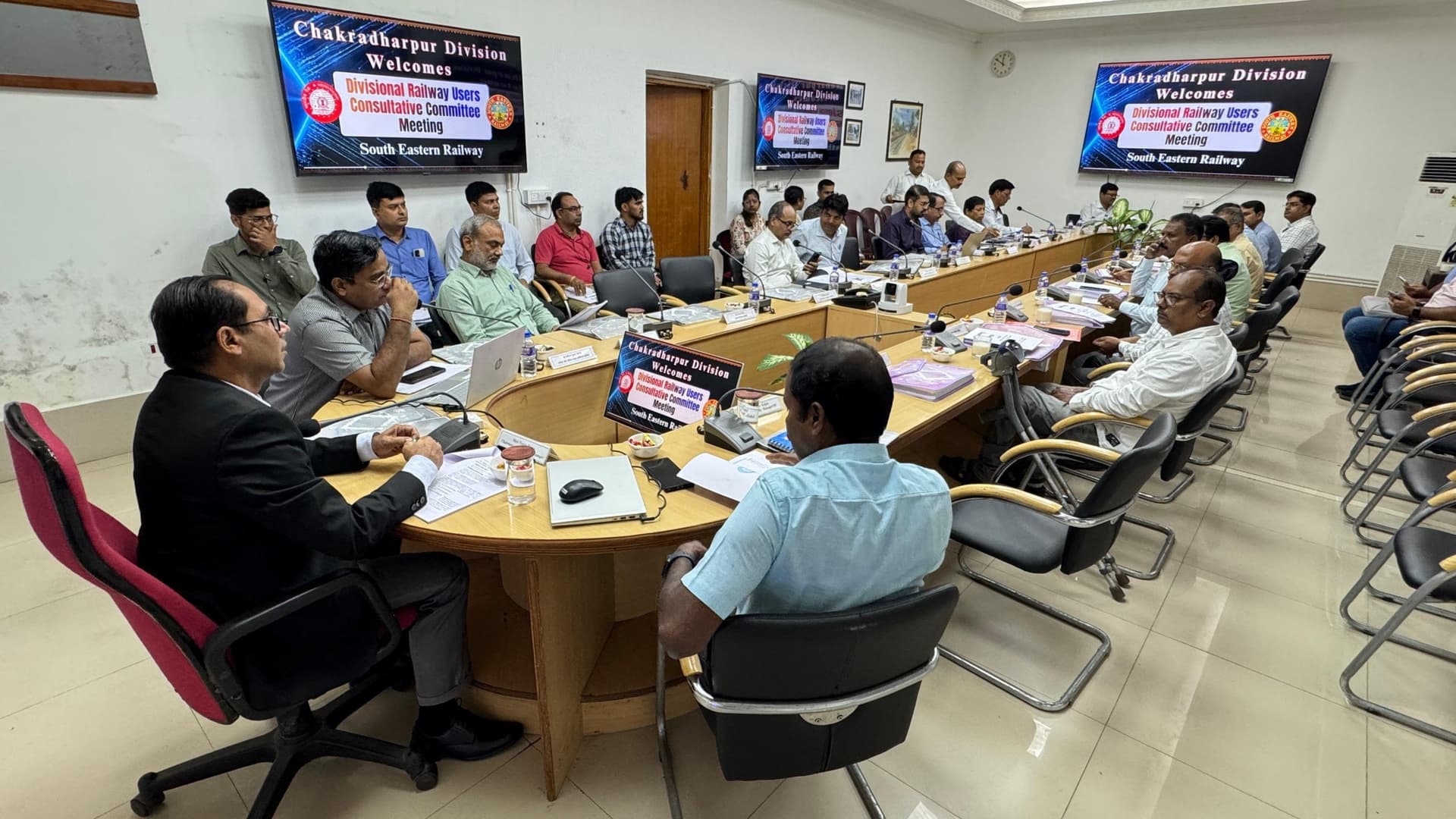 Chaibasa News : कोल्हान के सभी स्टेशन विकसित होंगे, बढ़ेंगी यात्री सुविधाएं