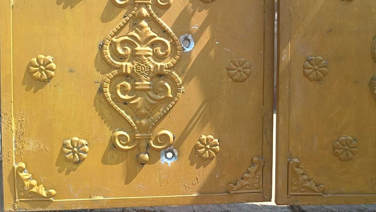 अज्ञात अपराधियों ने घर पर की गोलीबारी