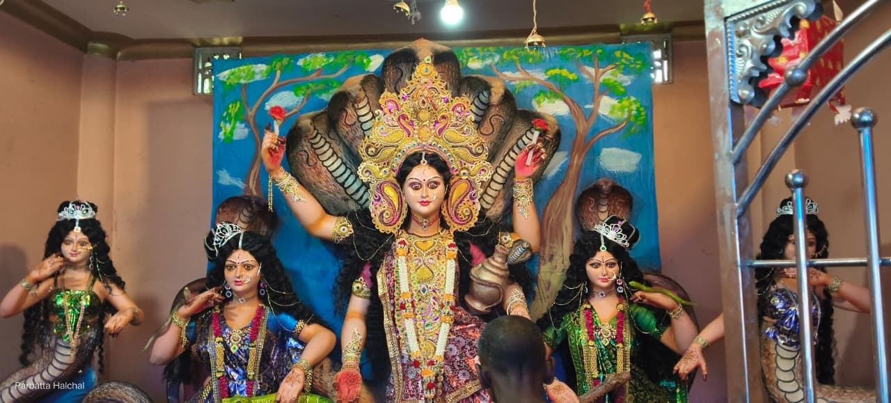 कोलवारा में आयोजित बिहूला – विषहरी पूजा में दूर दराज से पहुंच रहें भक्त