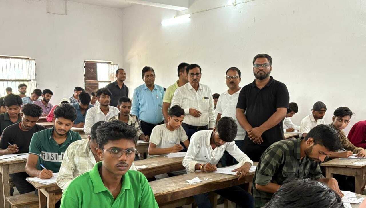द्वितीय सेमेस्टर की परीक्षा हुई शांतिपूर्ण