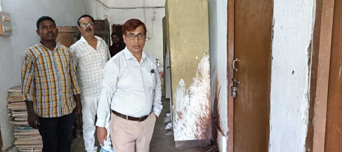 तम्बाकू फ्री जिले के डीएस कॉलेज का प्रशासनिक भवन बना पीकदान