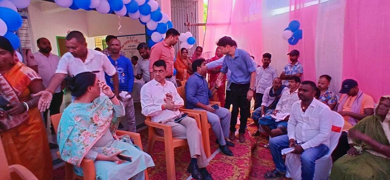 58 पंचायतों में लगाए गए राजस्व महा-अभियान शिविर का डीएम ने लिया जायजा
