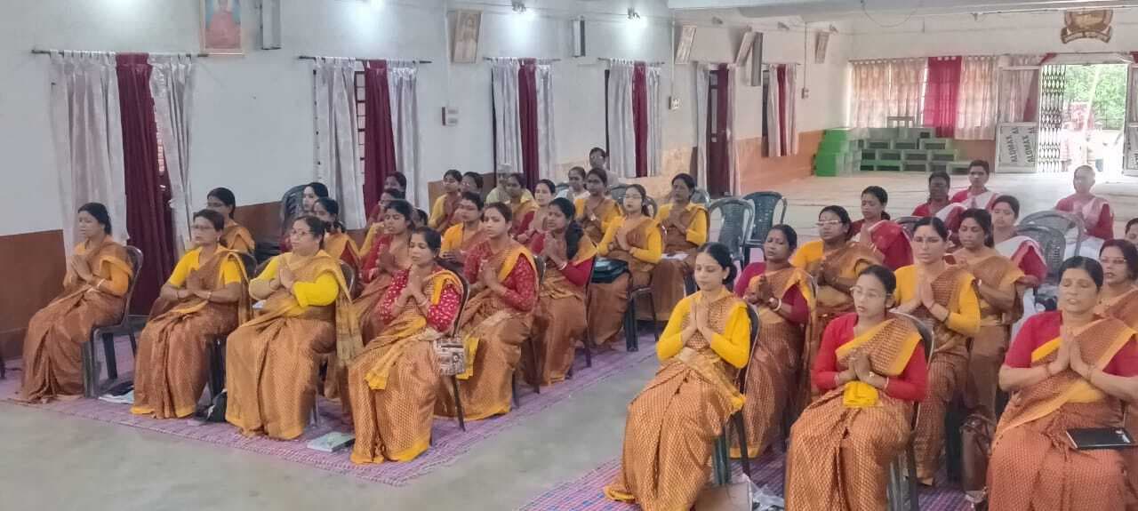 Chaibasa News : अभिभावक व आचार्य के सहयोग से बच्चों का विकास संभव : नम्रता