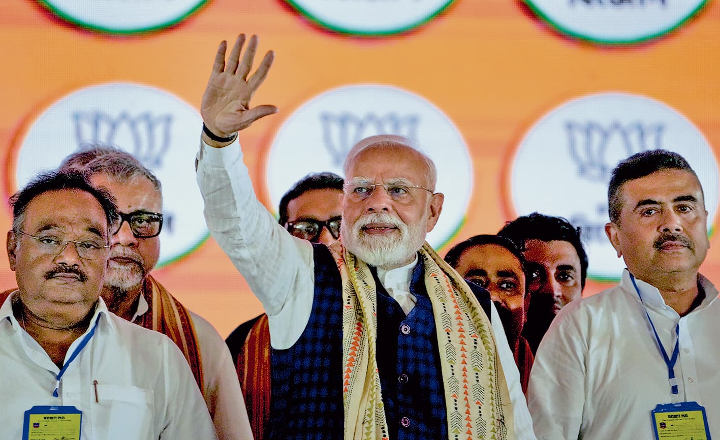 पूजा से पहले पीएम मोदी ने बंगाल को दिया ” 5200 करोड़ की परियोजनाओं का उपहार