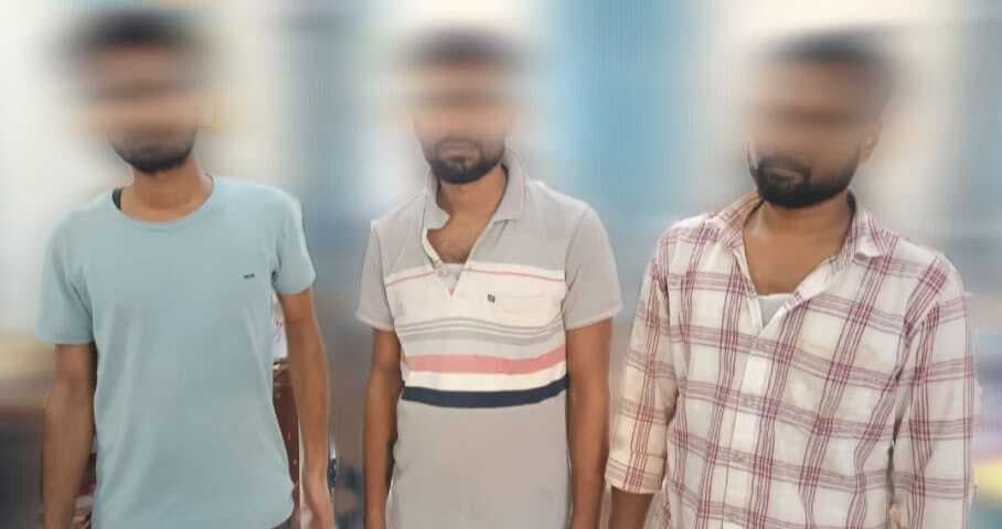 बाइक सवार तीन हथियार तस्कर गिरफ्तार