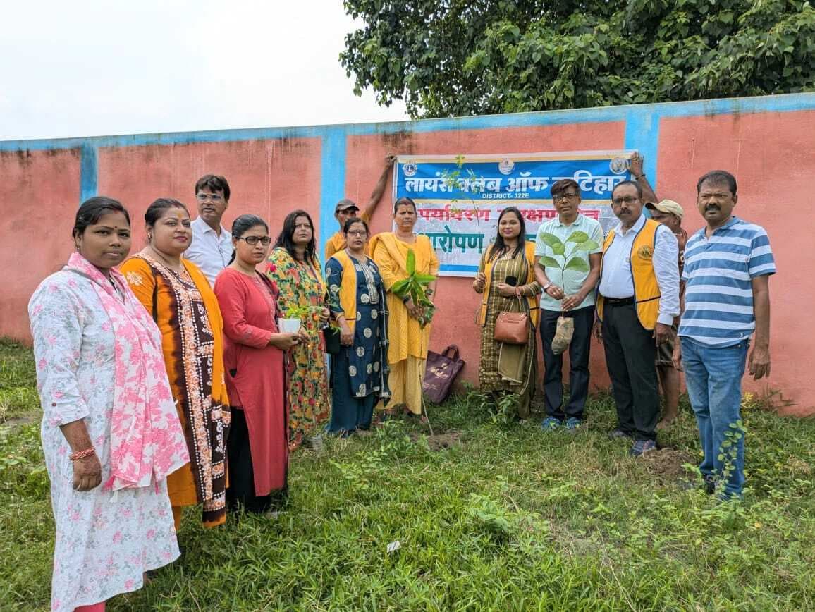 अमृता बलिदान दिवस स्कूल में पौधरोपण किया गया