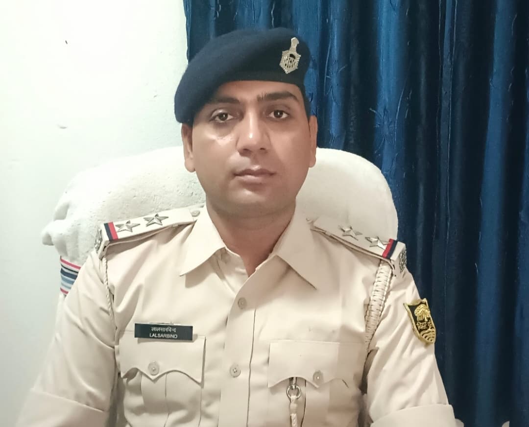 रौतारा के नये थानाध्यक्ष लालसार बिंद ने किया पदभार ग्रहण