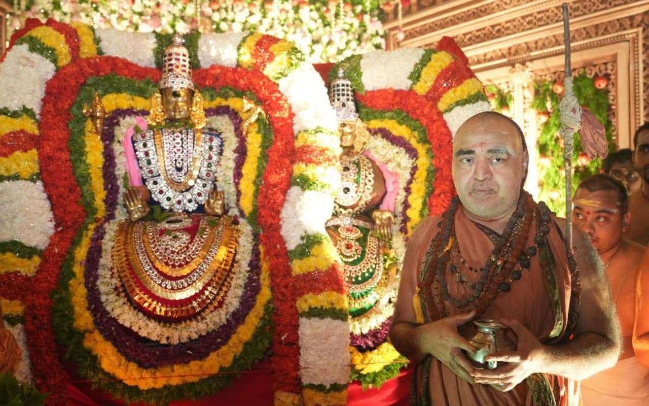 Navratri 2025 Kanchi Shankaracharya extended Navratri greetings Navratri 2025 Kanchi Shankaracharya extended Navratri greetings