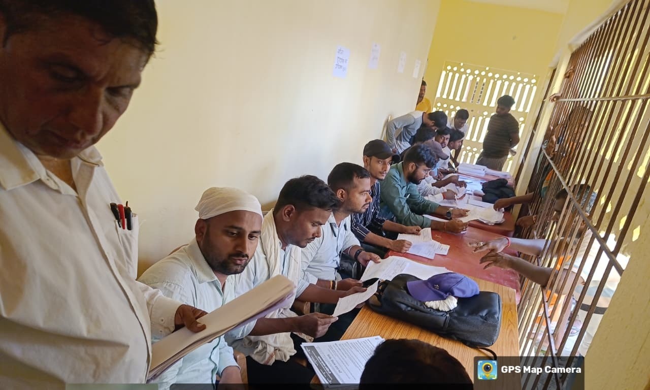 राजस्व शिविर में 155 रैयतों ने दिया आवेदन