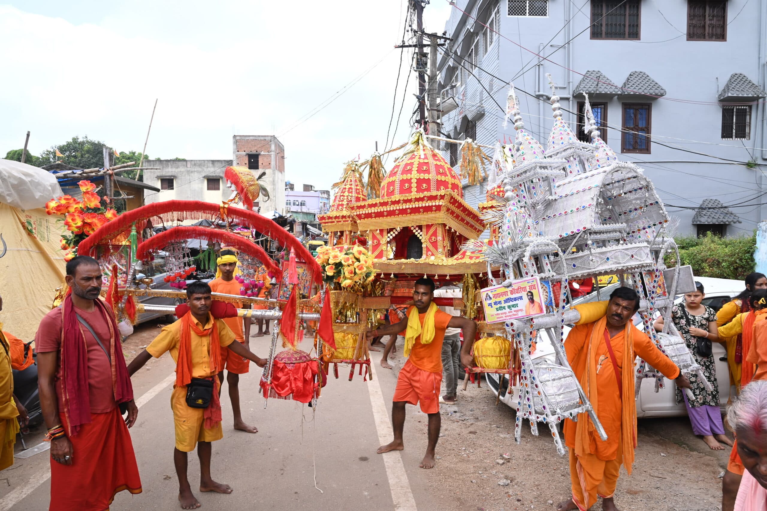 Deoghar News : बाबा मंदिर में 80 हजार श्रद्धालुओं ने चढ़ाया जल