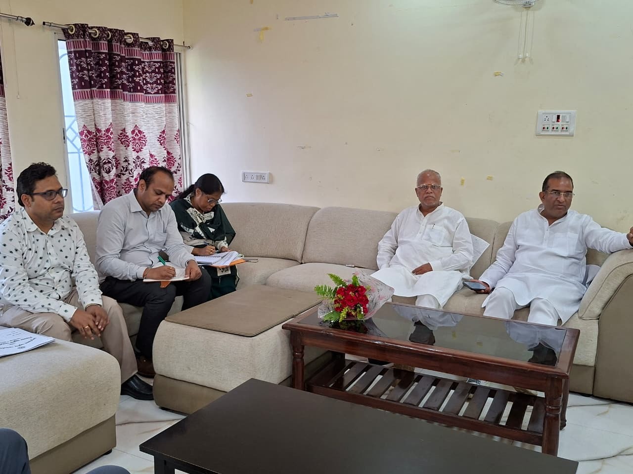 नियुक्तियों में 75% आरक्षण का पालन हो रहा है या नहीं, अफसर दें रिपोर्ट : अध्यक्ष