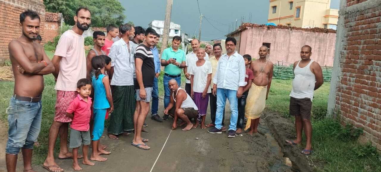 Deoghar News : शहीद नीरज चौधरी के सम्मान में जनवरी में गांव तक बनेगी सड़क व लगायी जायेगी प्रतिमा