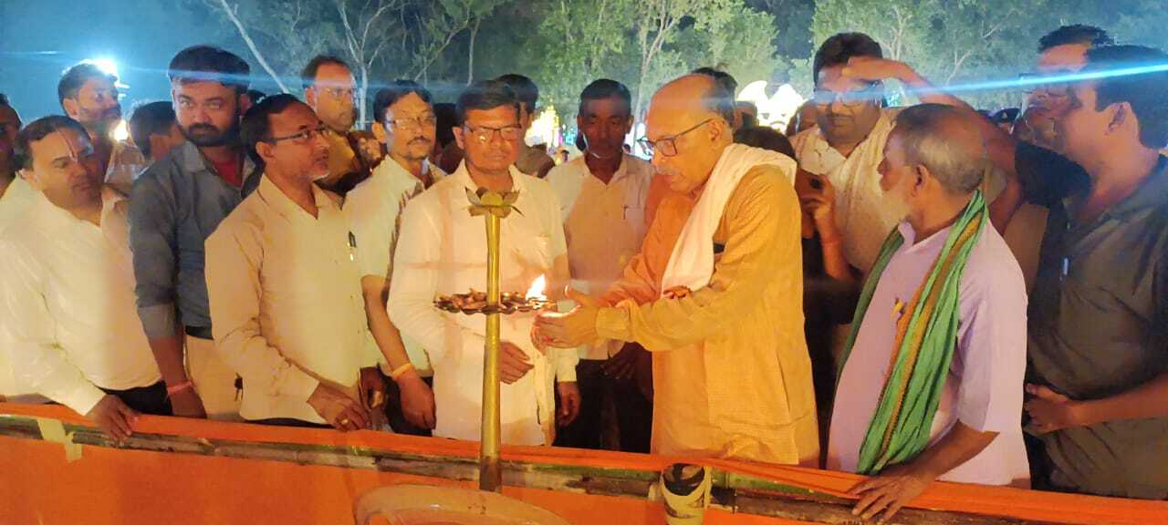 स्पीकर ने सार्वजनिक दुर्गापूजा मंडप का किया उद्घाटन