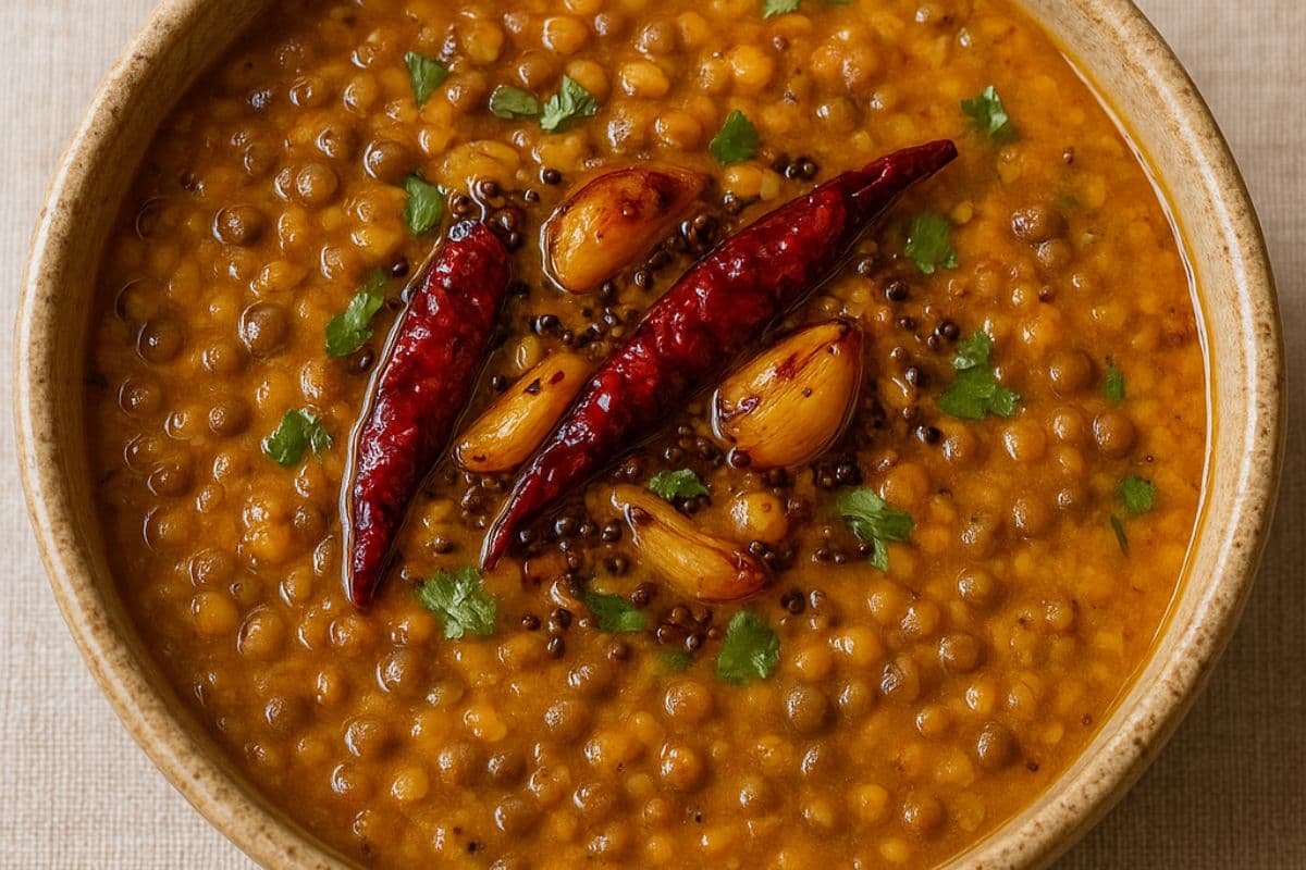 Masoor Dal Recipe: चावल-रोटी के साथ बनाएं डिलीशियस मसूर की दाल, इस तरह से करें तैयार