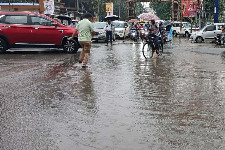 Yellow Alert: झारखंड के 4 जिलों में अगले 3 घंटे में गरज के साथ बारिश-वज्रपात की चेतावनी